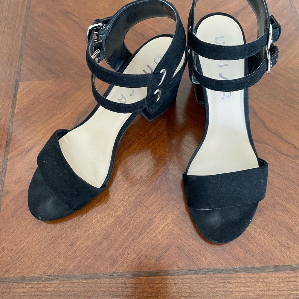 Unisa Black Strappy Sandals